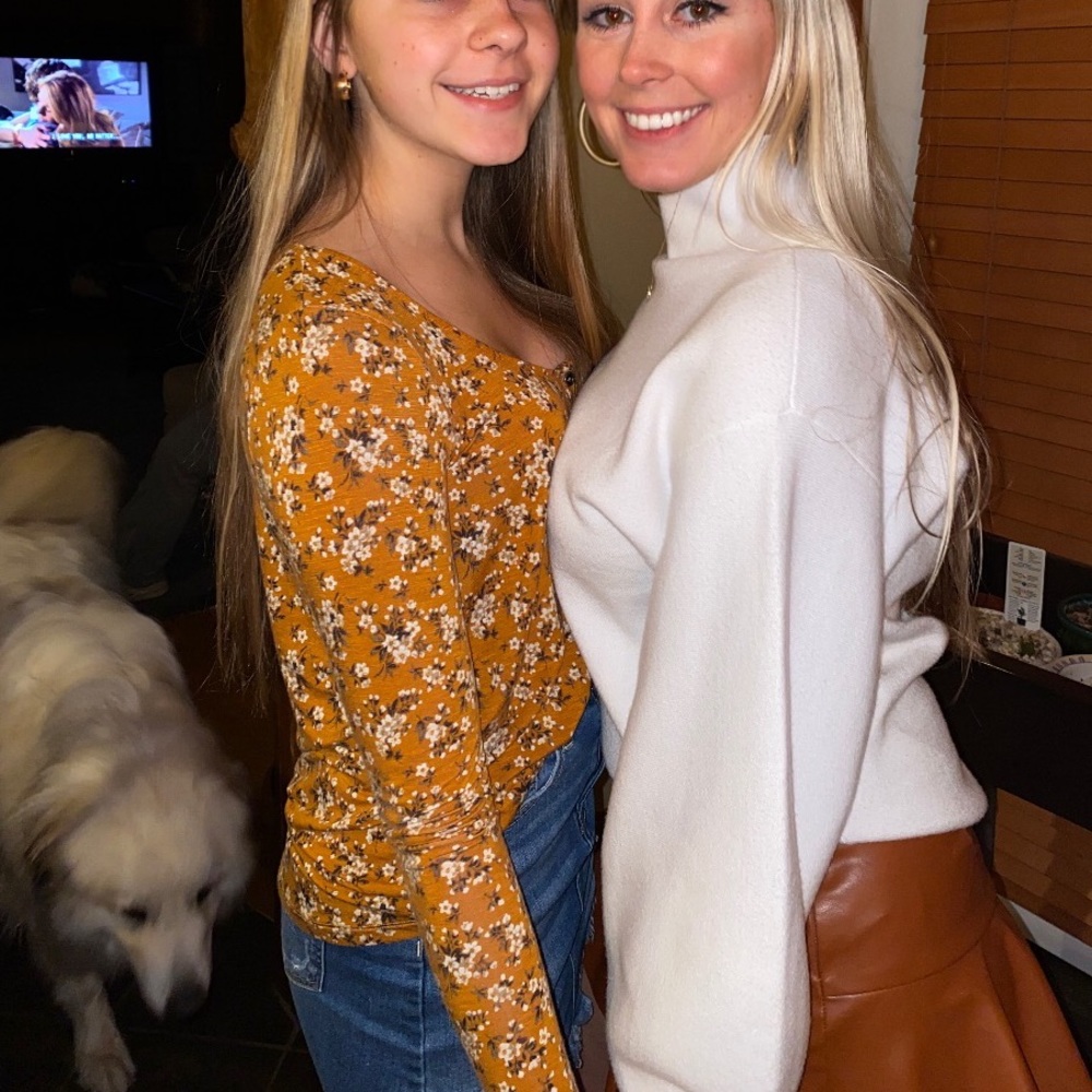 White Vestique Sweater - Picture 5 of 6